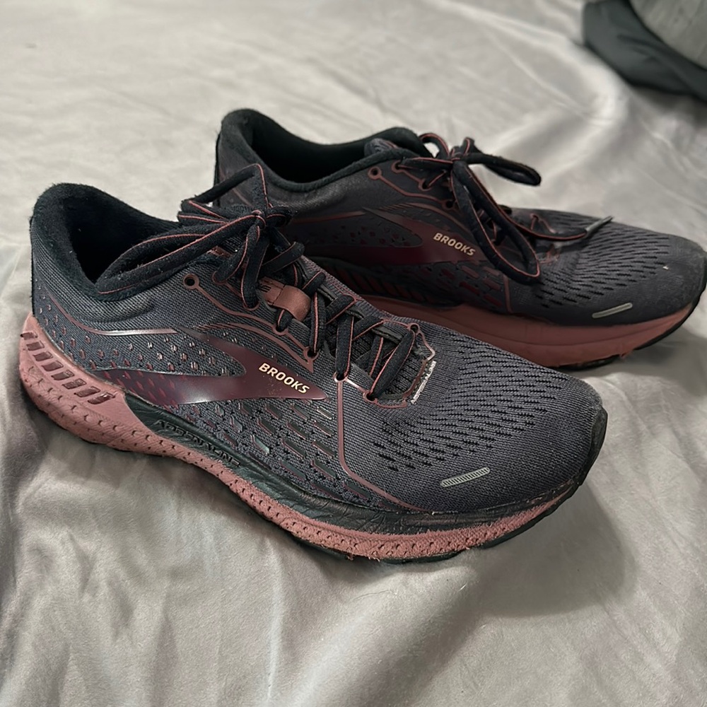 Brooks Adrenaline Womens Shoes size 7.5